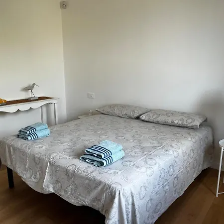Ada Villa *