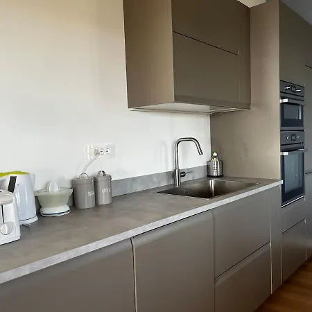 Ada Villa *